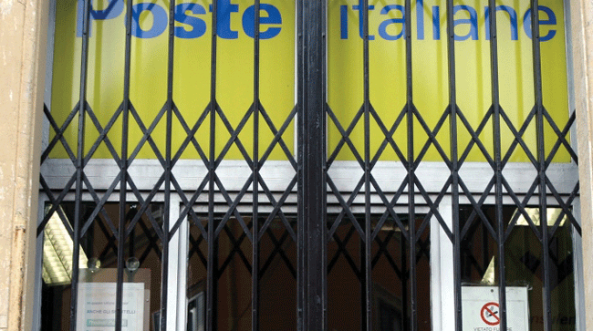 Chiusura estiva delle Poste a Maccagno